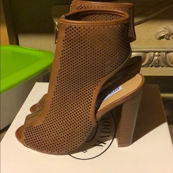 Heels - Picture 2 of 5